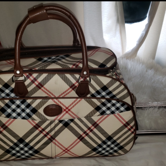 Beautiful Rolling Luggage for Carry-Ons - Picture 11 of 14